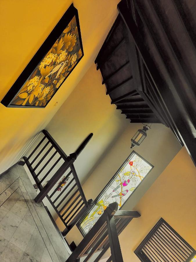 Villa Layang Bulan A Homey Guesthouse For Men Near The Beach In North Kuta Denpasar Extérieur photo