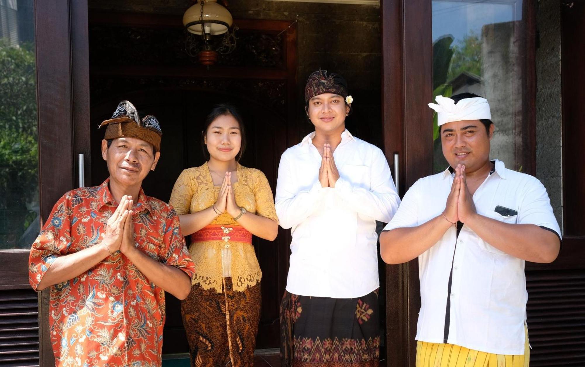 Villa Layang Bulan A Homey Guesthouse For Men Near The Beach In North Kuta Denpasar Extérieur photo